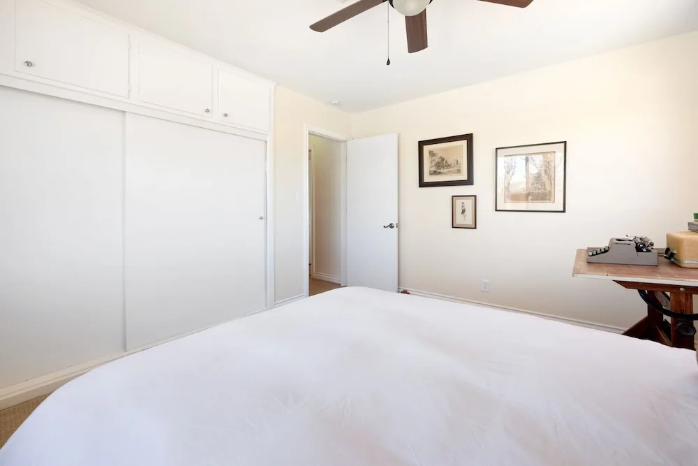 Yucca Valley Hideaway - Hammocks, Fire Pit & Grill 2 Bedroom Home By Redawning