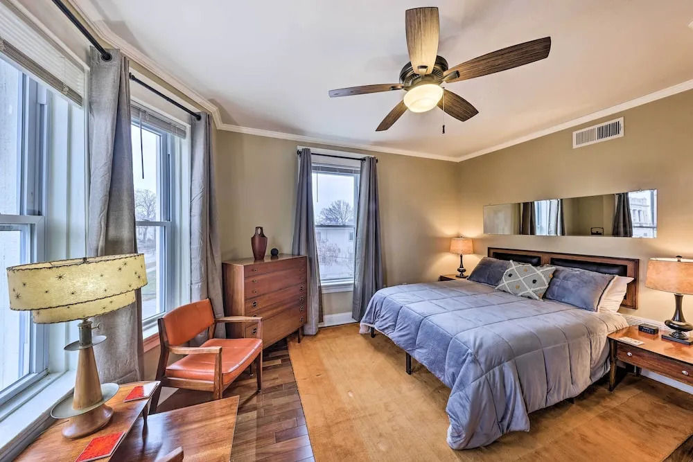 Walkable KC Home Base! Near Sports Events & Fun