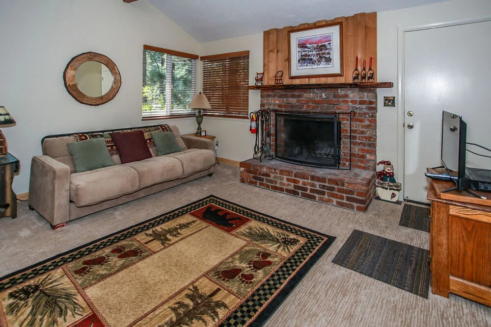 Red Door Cabin 1495 by RedAwning