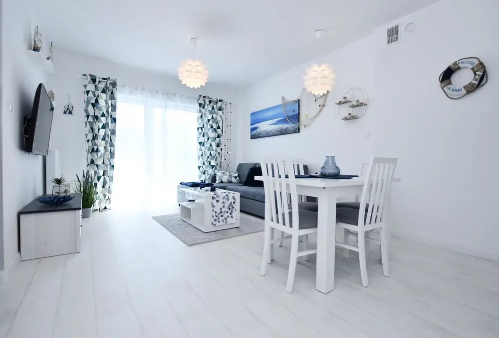 Sunset Resort, Nadmorska 106