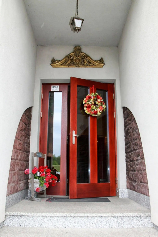 West Hotel