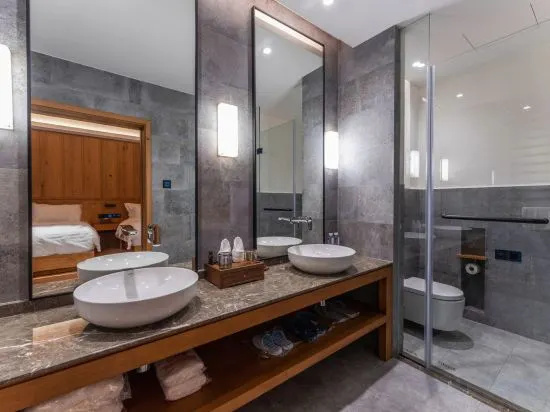 Pure Land Hotspring Resort