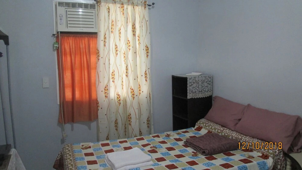 Oliveros Residence Bed and Breakfast