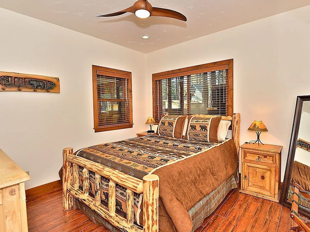 5BR 4BA Lake Tahoe Luxury Vacation Rental by RedAwning