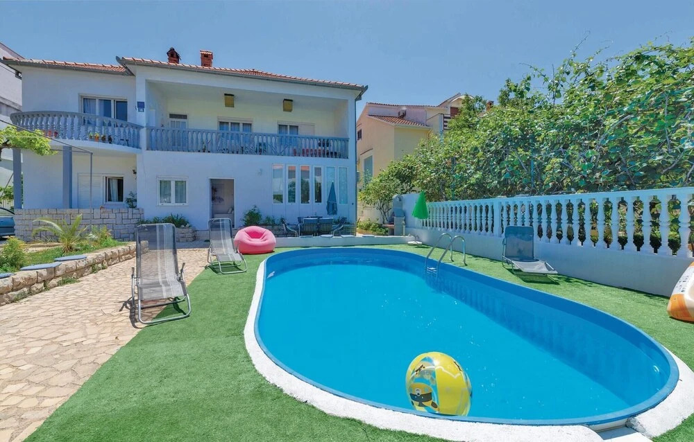Beautiful Apartment in Zadar With 2 Bedrooms, Wifi and Outdoor Swimming Pool