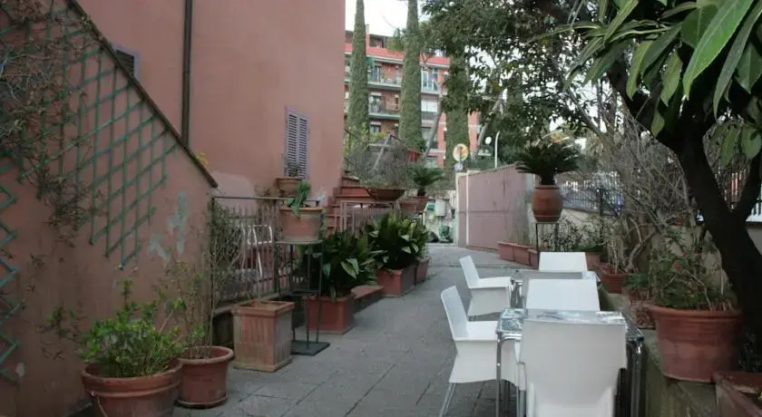Casale Cheap and Chic