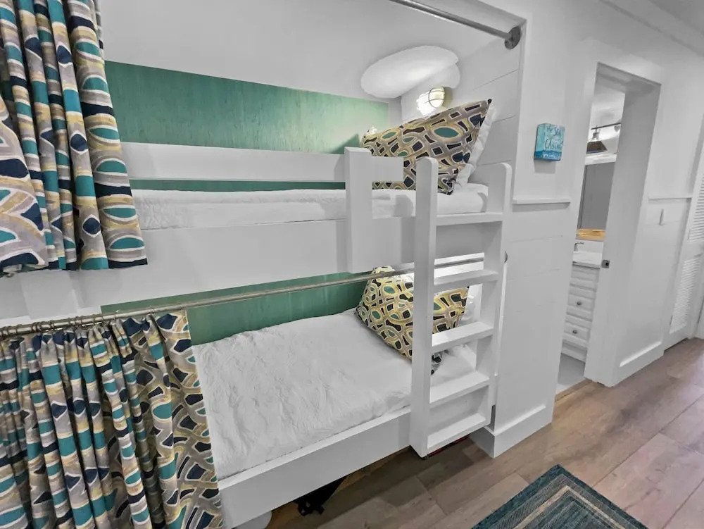 Endless Waves -208 ES - 1 Br condo by RedAwning