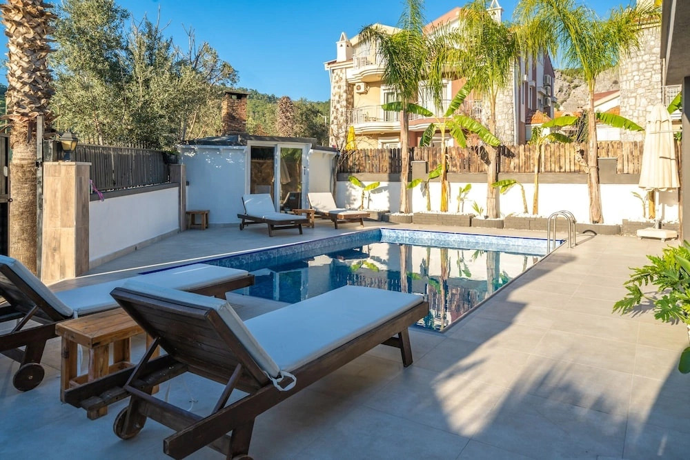 Villa London
