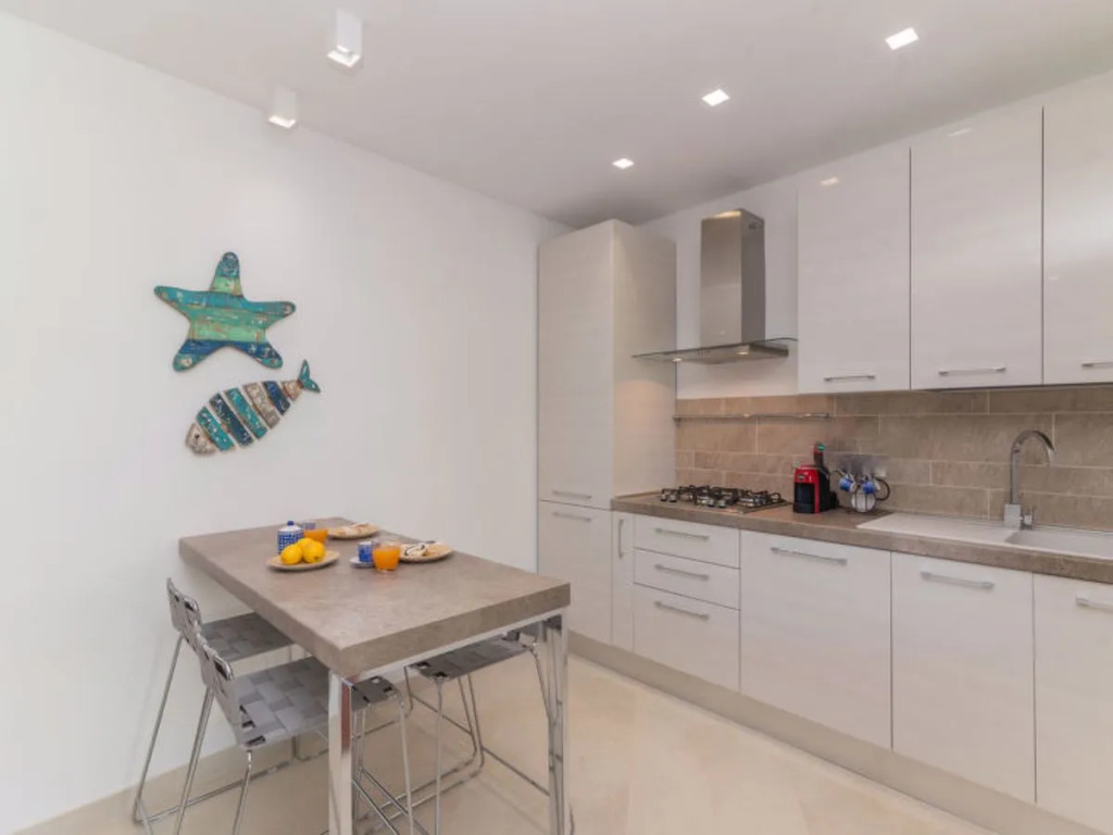 House Lidia Porto Istana