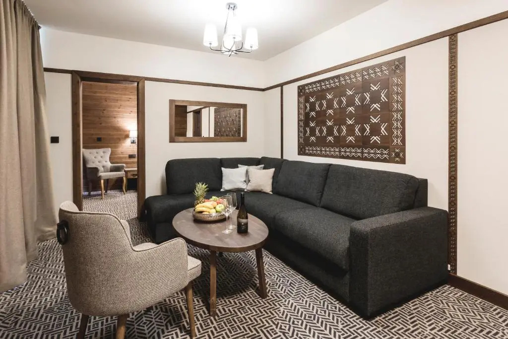 ARIETES MARMONT Resort