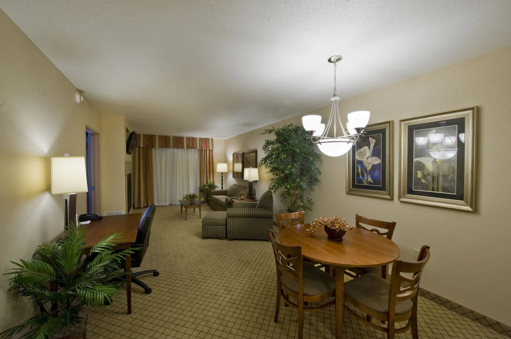 Holiday Inn Purdue - Fort Wayne by IHG