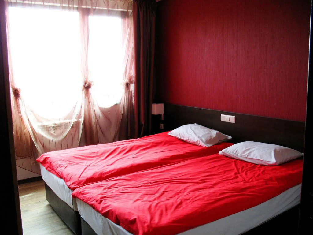 Alexander Hotel