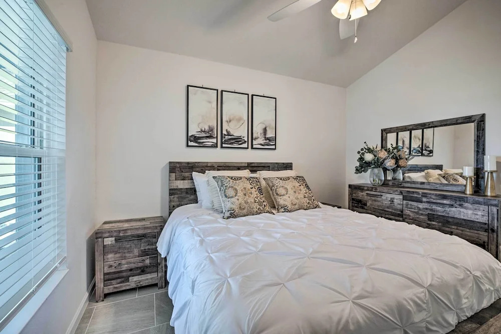 Home in The Villages: Golf Cart & Amenity Access
