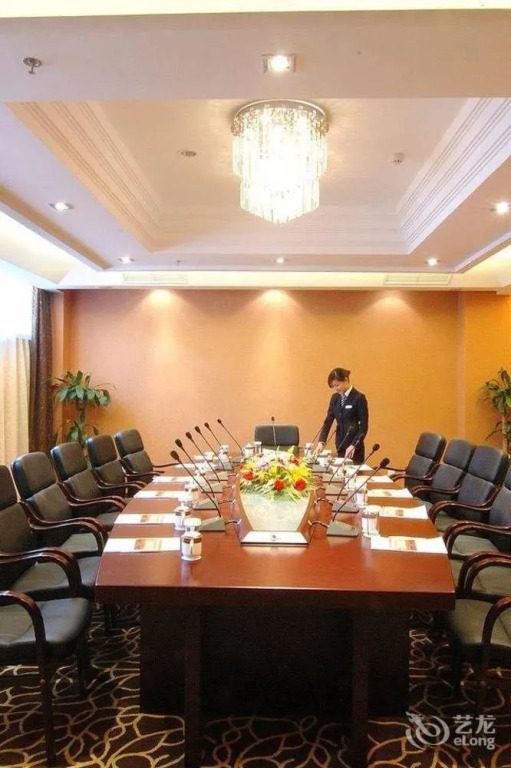 Chengdu Caesarean Hotel