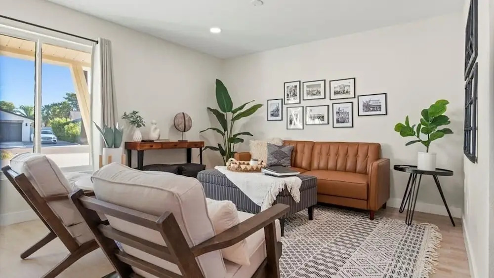 Just Listed! Old Town Paradise W/htd Pool & Spa!