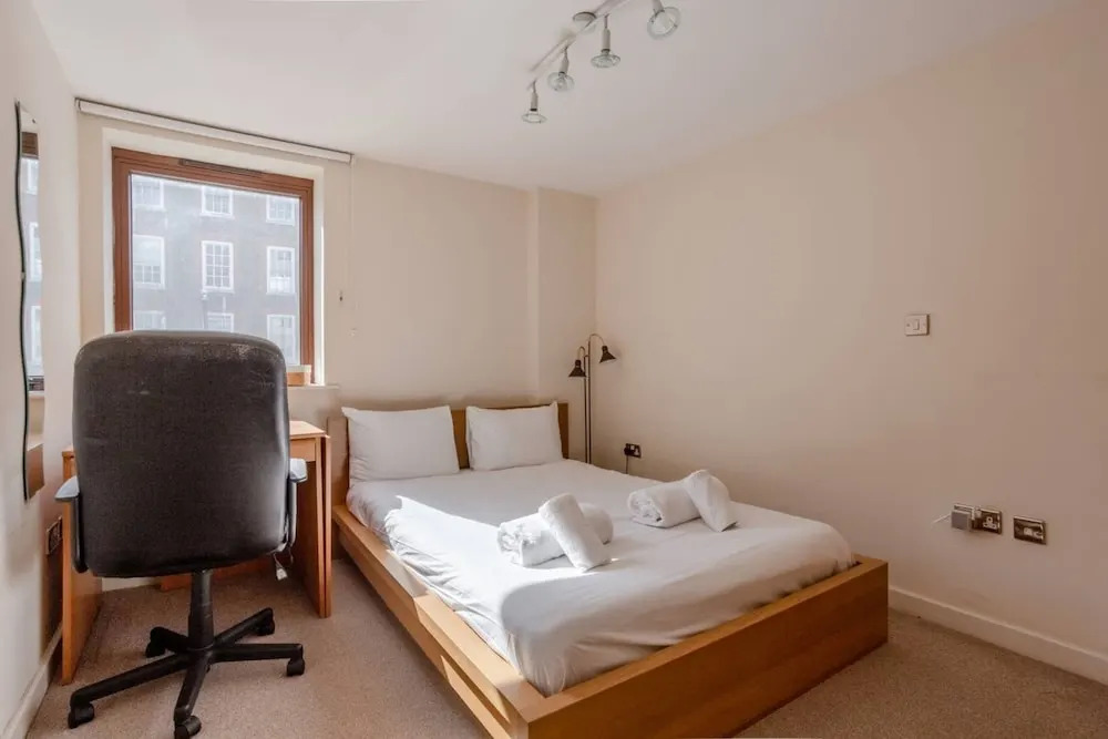 Spacious 4 Bedroom Home in Marylebone