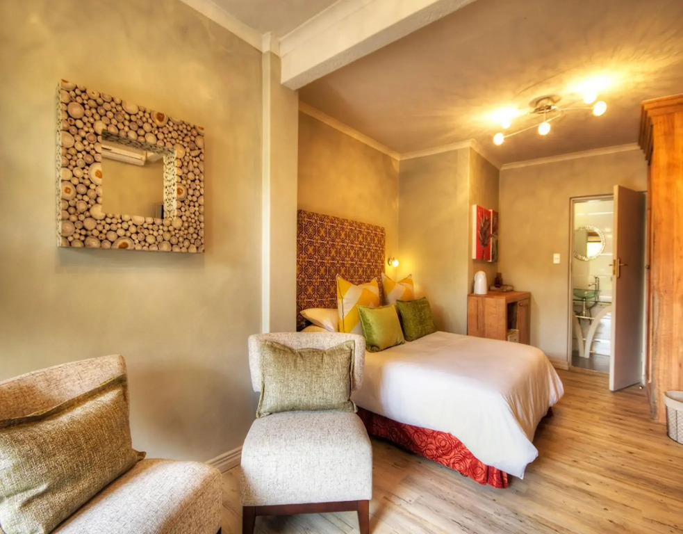 La Roca Guest House