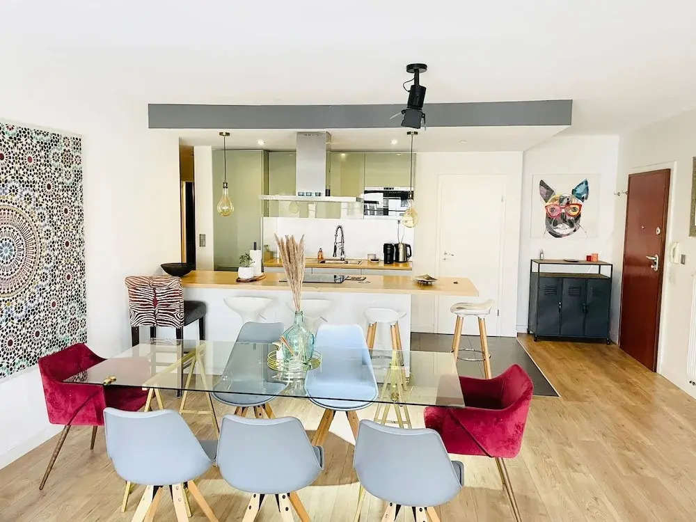 Luxury 2 bedrooms with Parking&Balcony