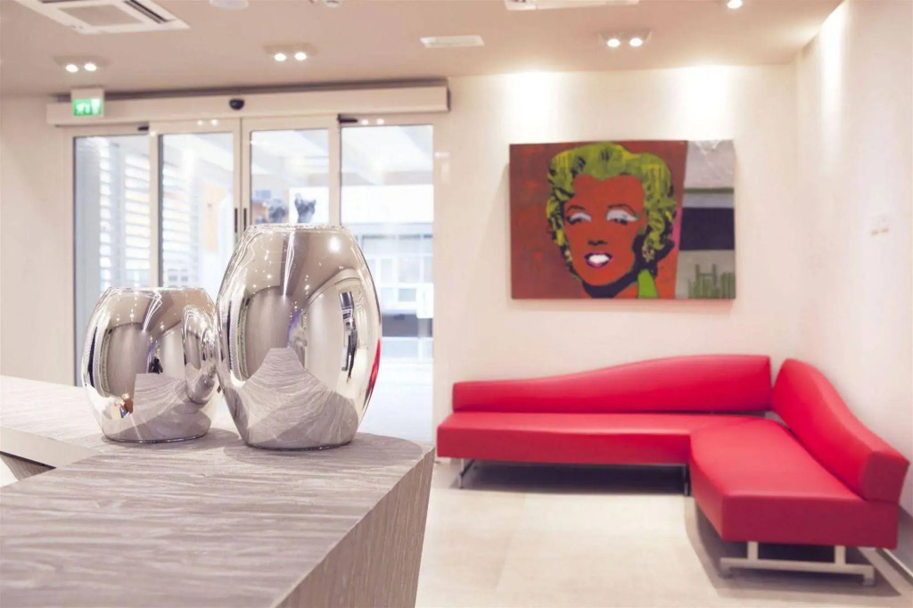 LHotel