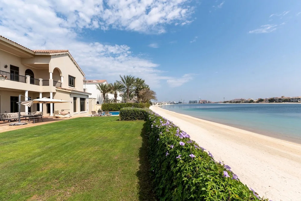 Beachfront 6BR Villa w Private Pool at the Palm