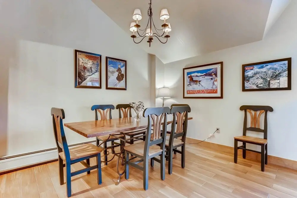 Newly Renovated, 2br Red Hawk Lodge 2301- Kids Ski Free! 2 Bedroom Townhouse by Redawning