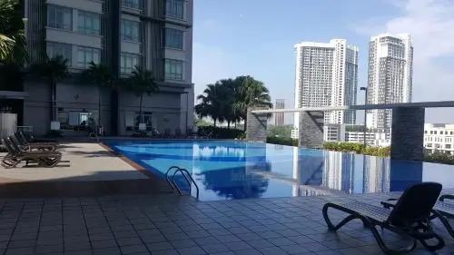 Shaftsbury Residence Cyberjaya with free parking & Netflix
