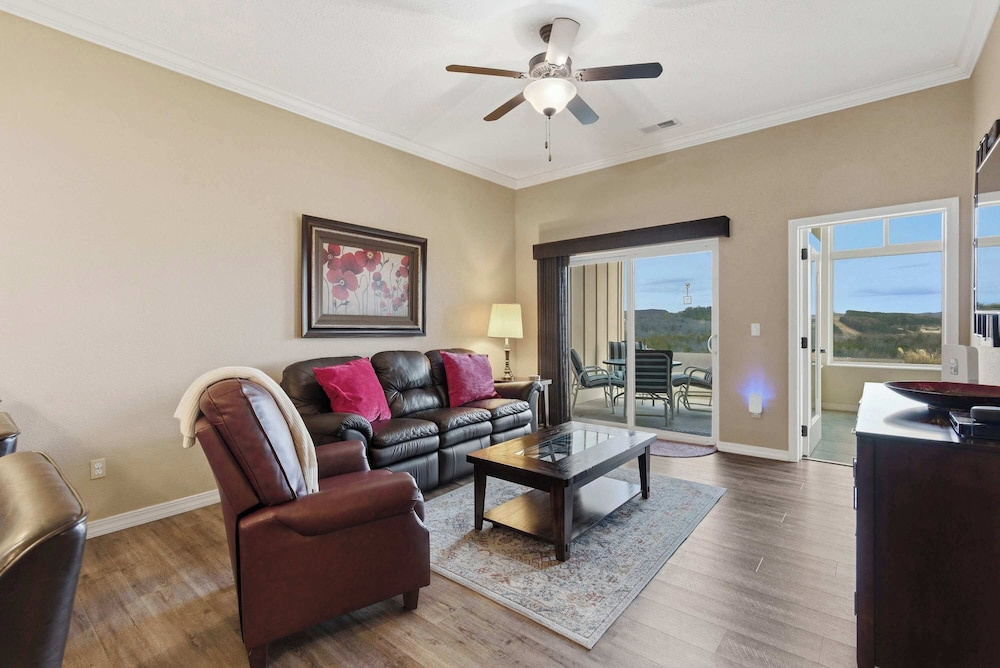 Majestic Retreat Stay for 6