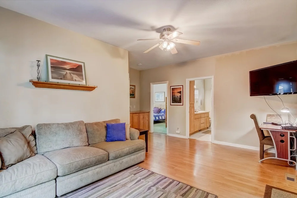 1144gb The Golden Bear 3 Bedroom Home by RedAwning