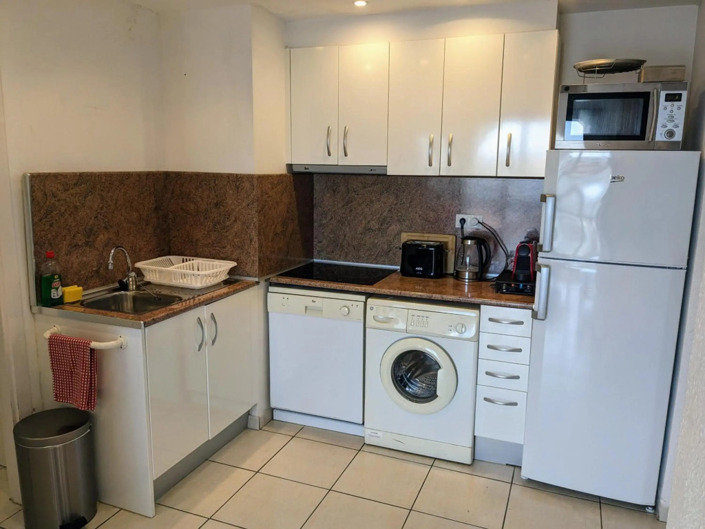 Absolute Apartment