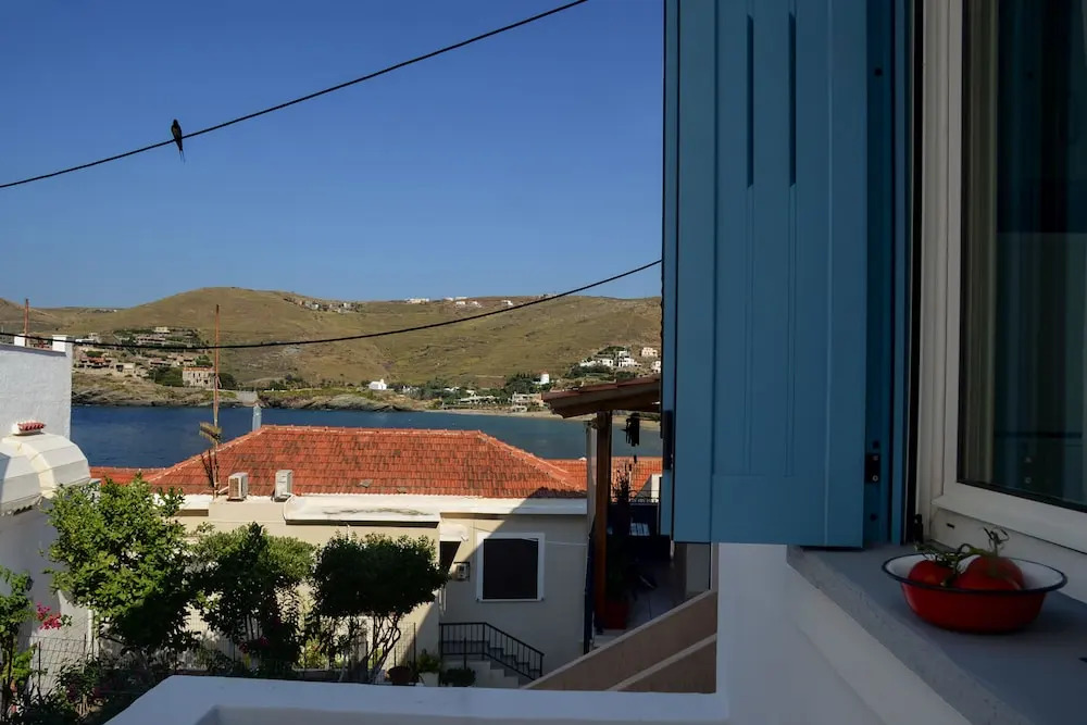 Amphoras Apartments