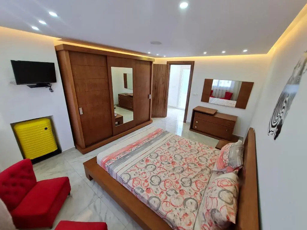 Tonny House