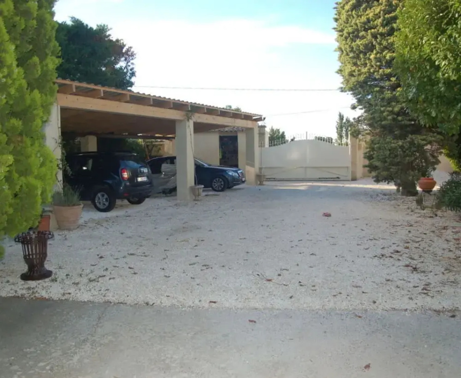 Camargue Modern Retreat