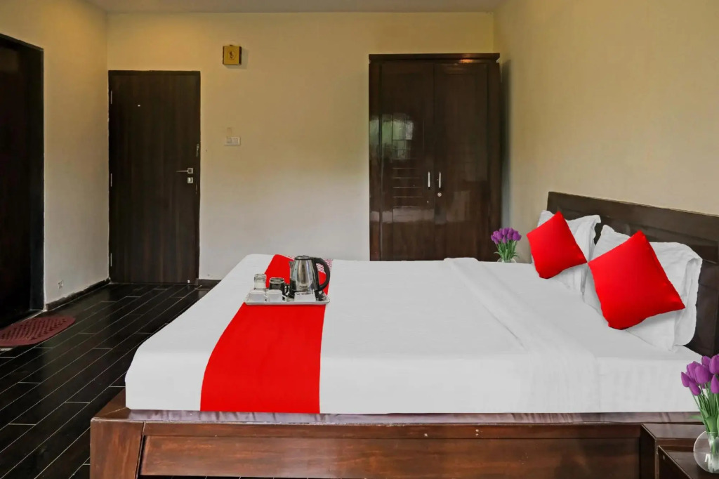 OYO 88551 Hotel Mira Residency