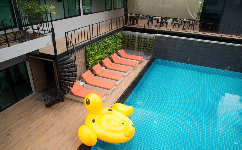 V20 Boutique Jacuzzi Hotel