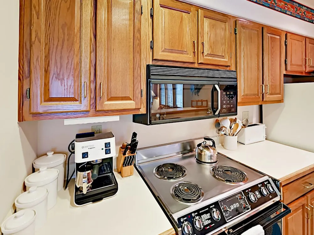 1206 Village Road Condo Unit B206 1 Bedroom 2 Bathrooms Condo