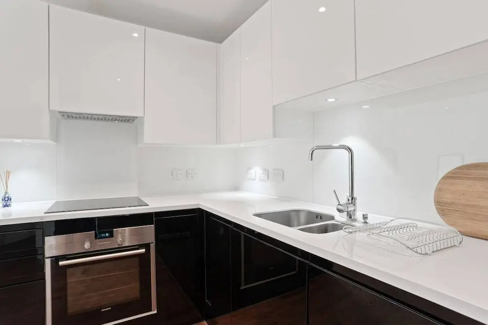 Stunning 1-bed apt W/roof Terrace in Canning Town