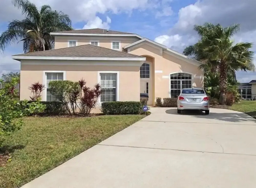 Ly53814 - Hampton Lakes - 5 Bed 4 Baths Villa