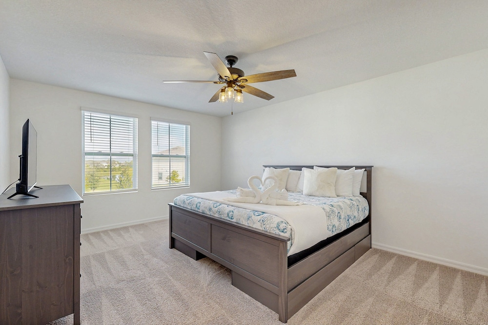 Stylish Vacation Home With Open Layout, Sunny Patio & Near Attractions
