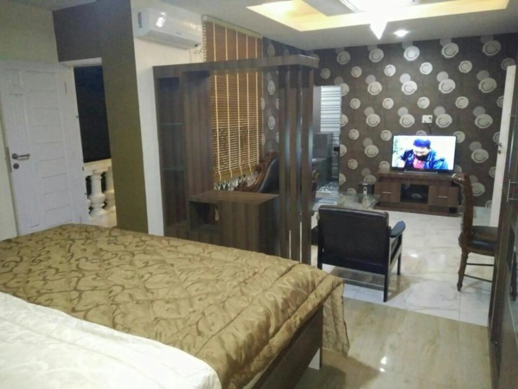 Lewi House