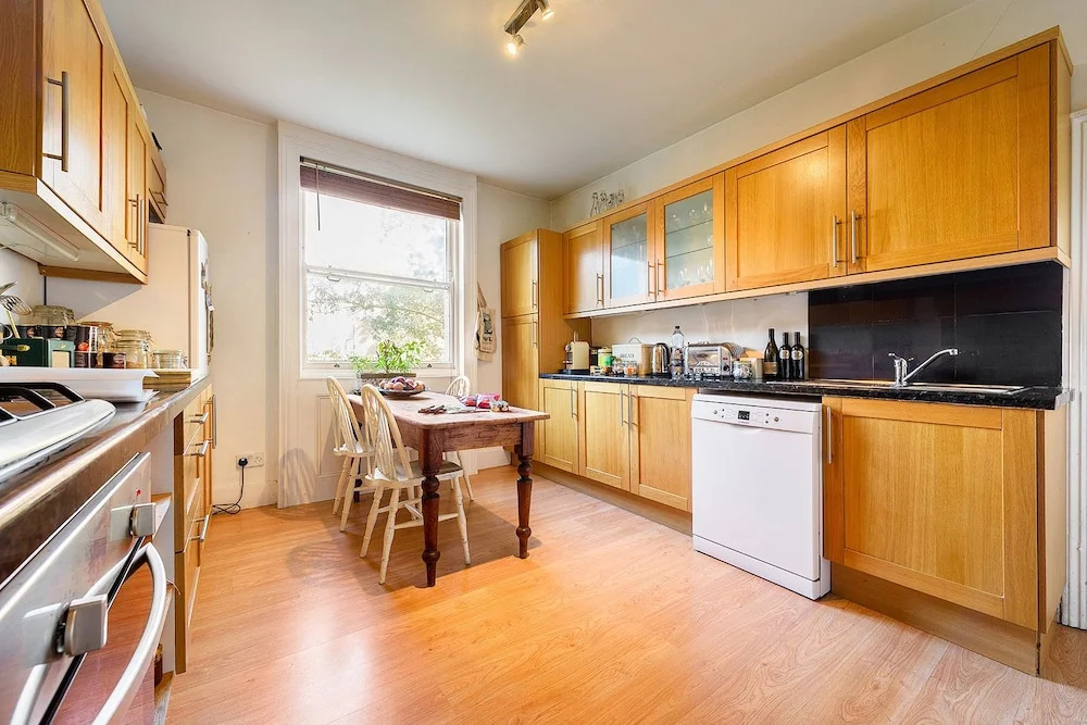 Beautiful 1BR Camden Home