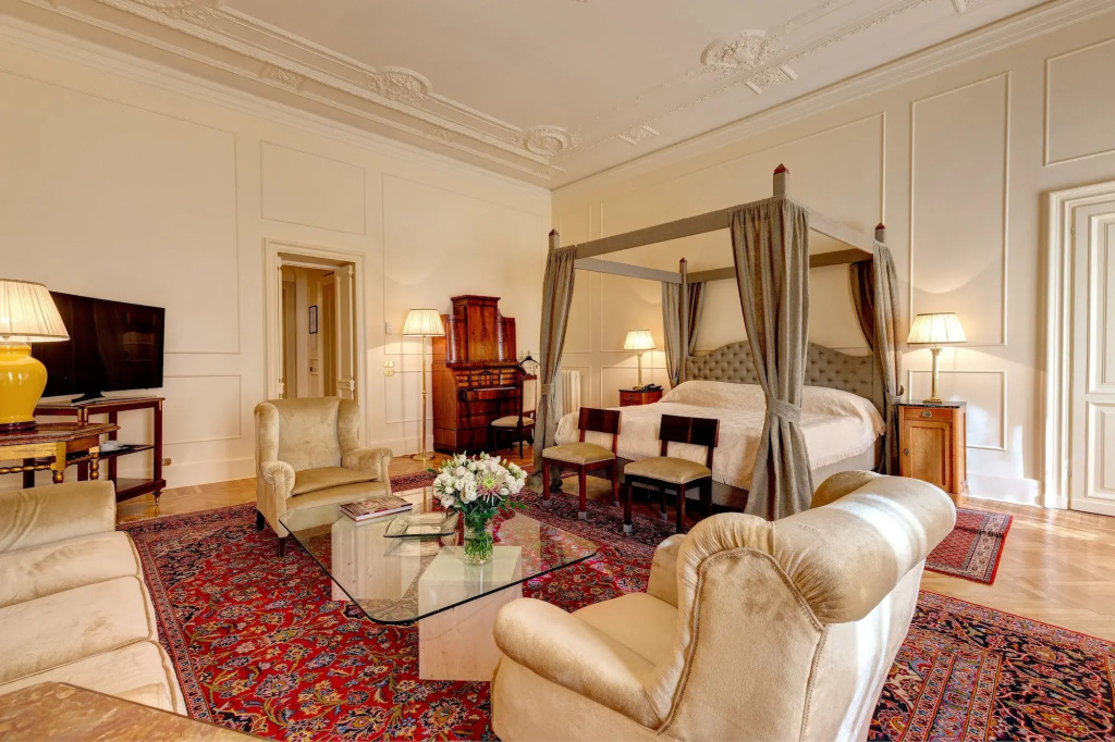 Отель Grand Plaza