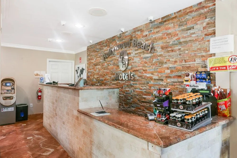 Hollywood Broadwalk Oceanside Hotel
