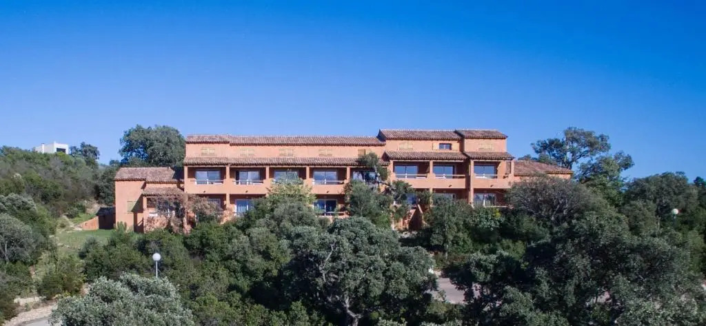 Three-room apartment for 6 people with air conditioning near Porto Vecchio