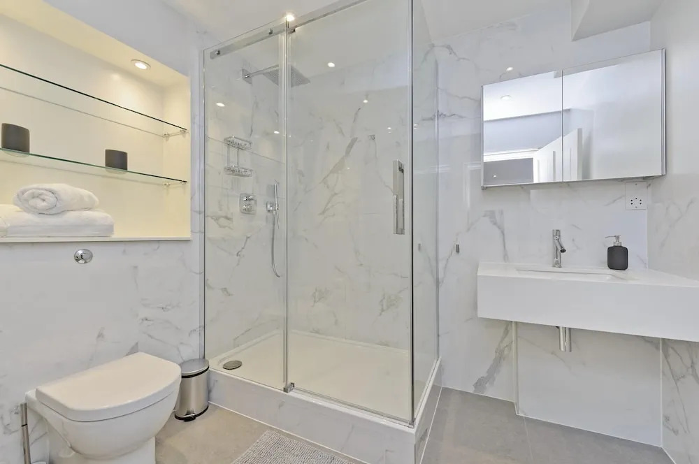 Huge Kensington Garden Flat