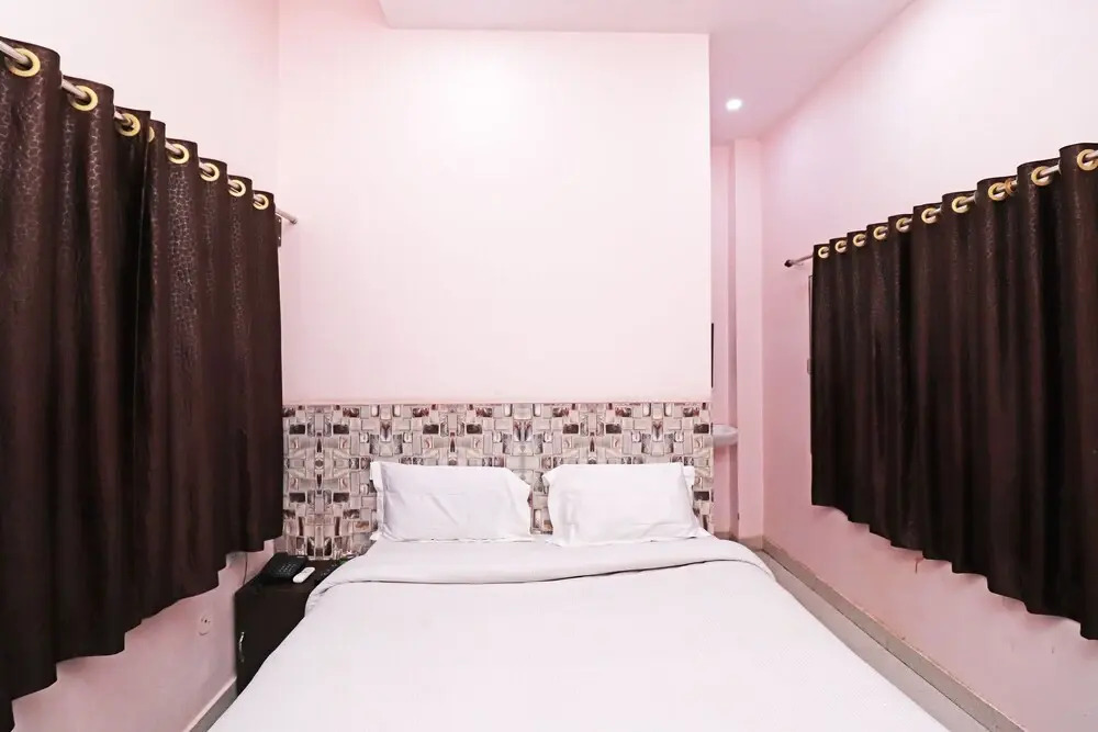 HOTEL ALOK Residency