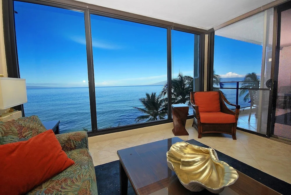 Mahana 604 Oceanfront 1bd/1ba 1 Bedroom Condo by RedAwning