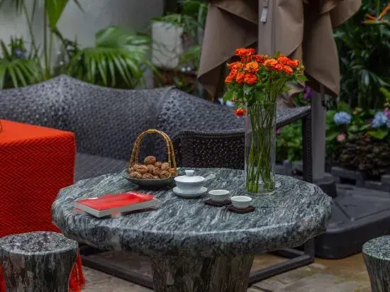 Huayueye·Chinese Classical Tibetan Villa Zizai Courtyard Homestay (Lijiang Ancient City)