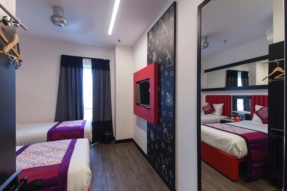 OYO 306 Tune Hotel