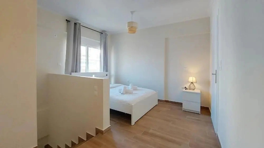 A modern renovated maisonette Nikaia