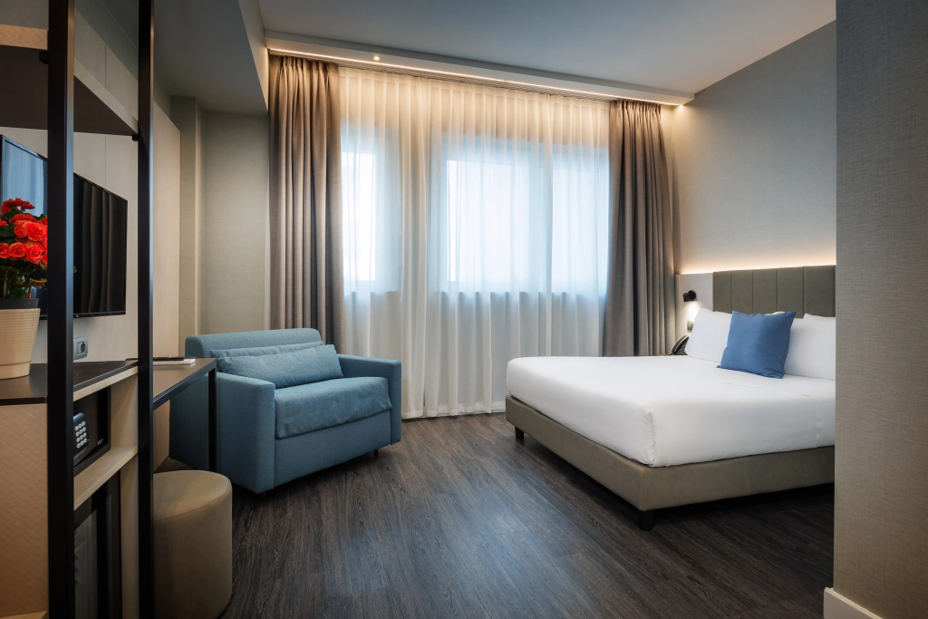 Отель IH Hotels Milano Centrale